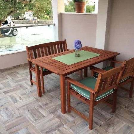 In With Balcony, Air Conditioning, Wifi, Washing Machine 5173-1 Rogoznica (Sibenik-Knin)